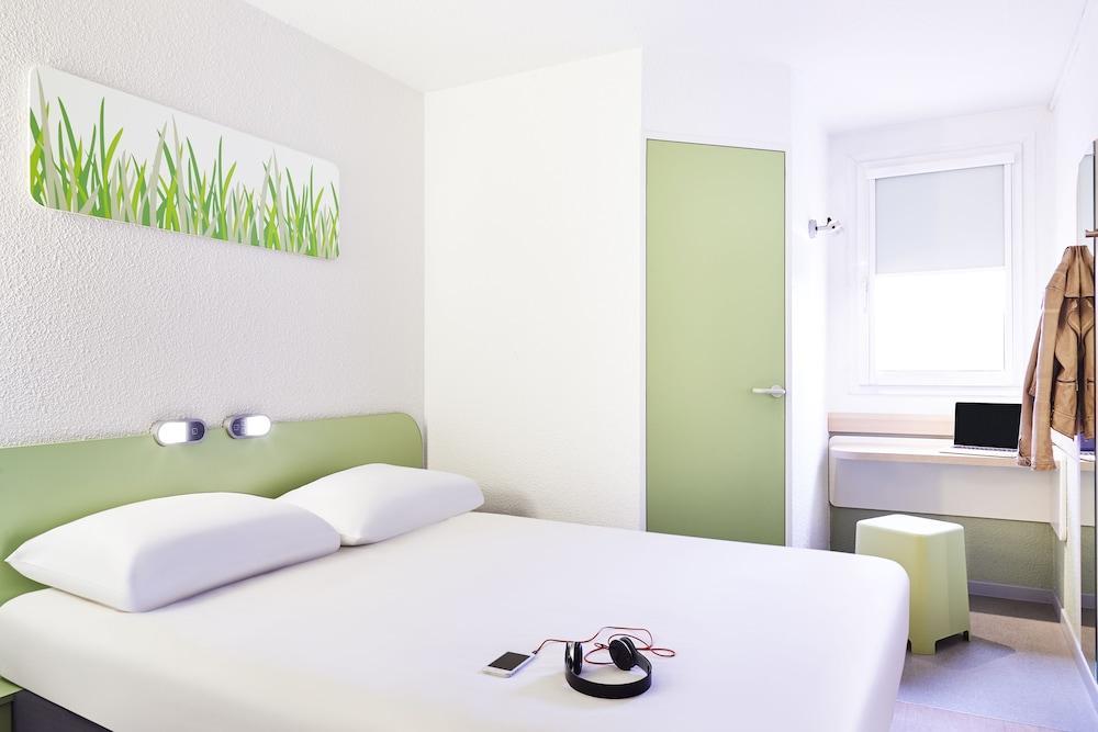 Ibis Budget Систерон Экстерьер фото